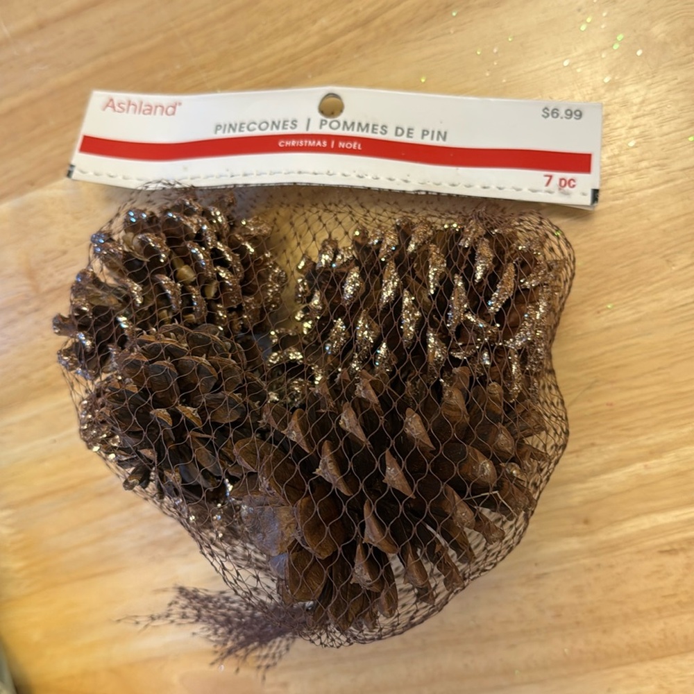 🎁5/10.00, Pine cone decor Ashland new
